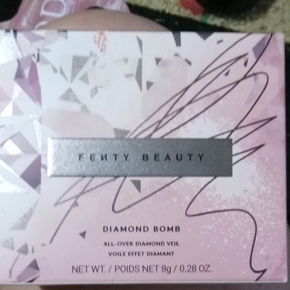 Fenty Beauty Diamond Bomb All-Over Diamond Veil - Rose Rave